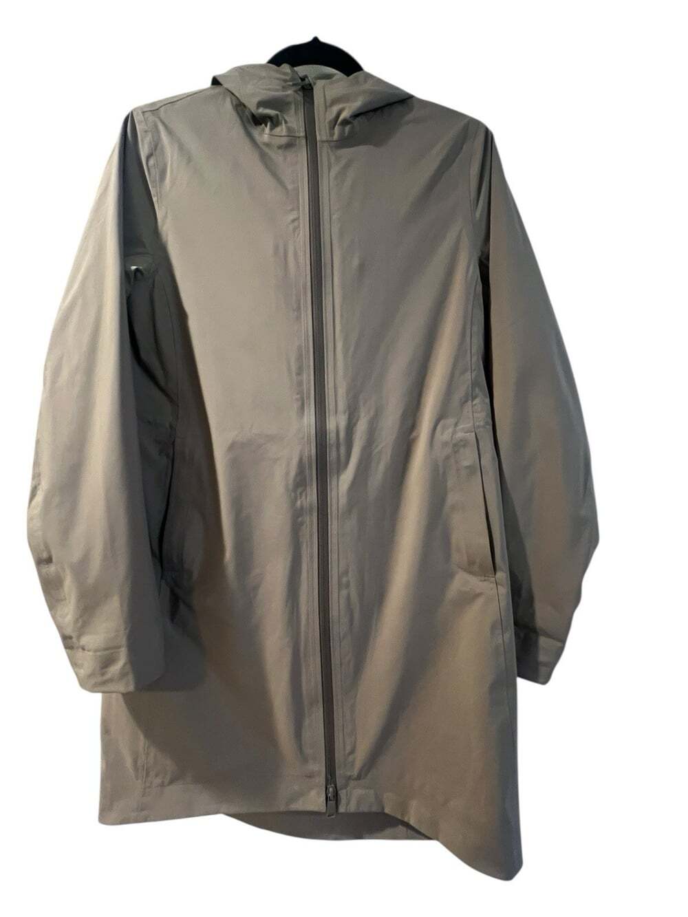 Aritzia Babaton Minimalist Modern Chic Elevated Hooded Raincoat Olive green-XS